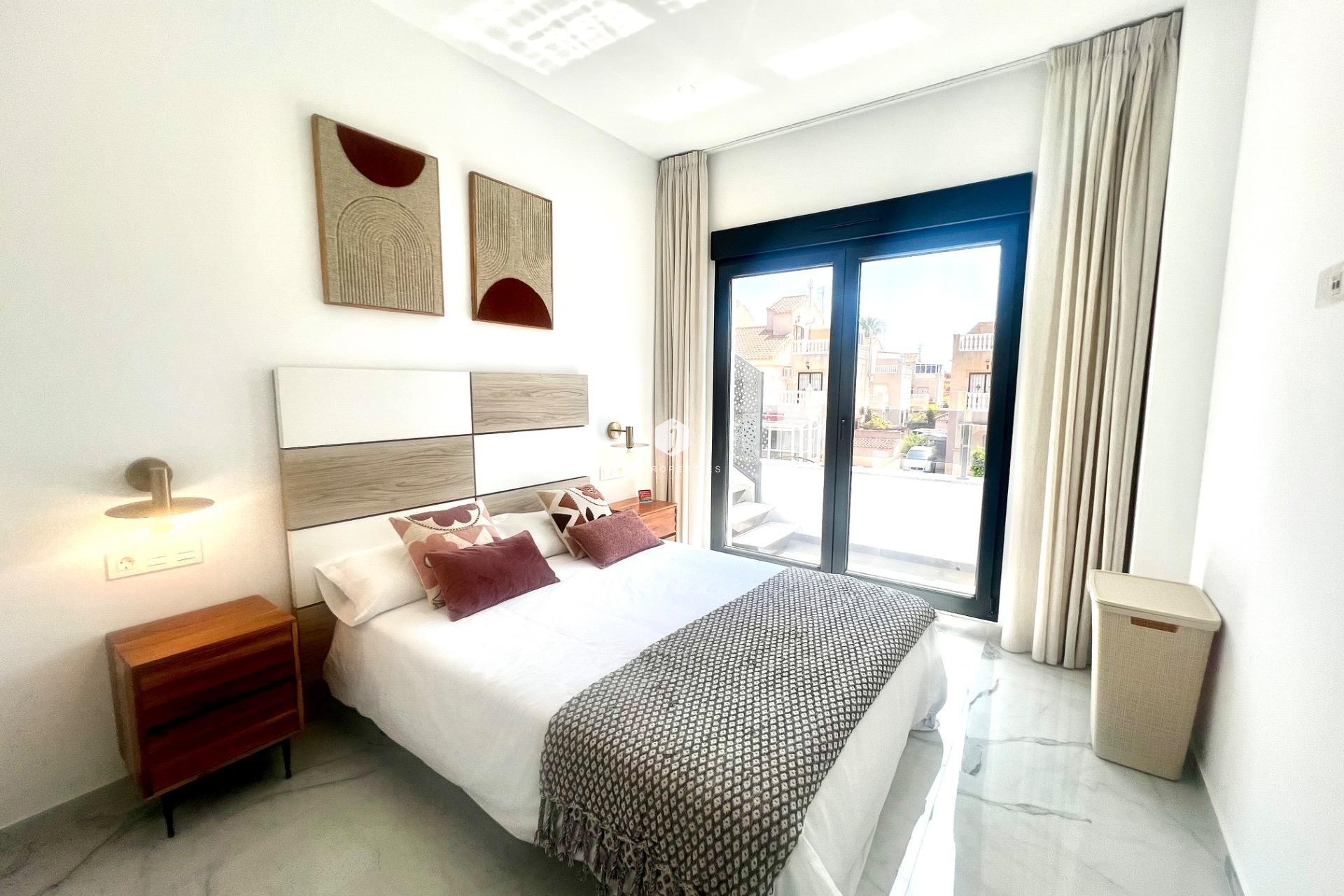 Z drugiej ręki - Villa -
Torrevieja - La Siesta - El Salado - Torreta