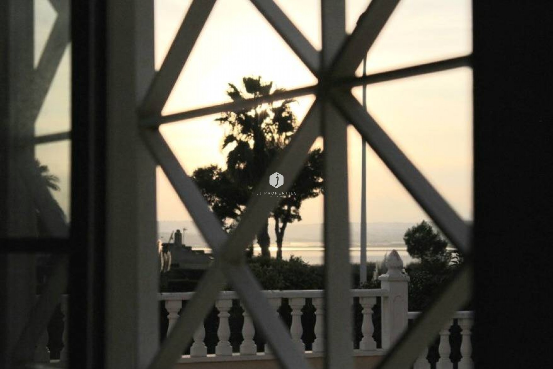 Z drugiej ręki - Villa -
Torrevieja - La Siesta - El Salado - Torreta