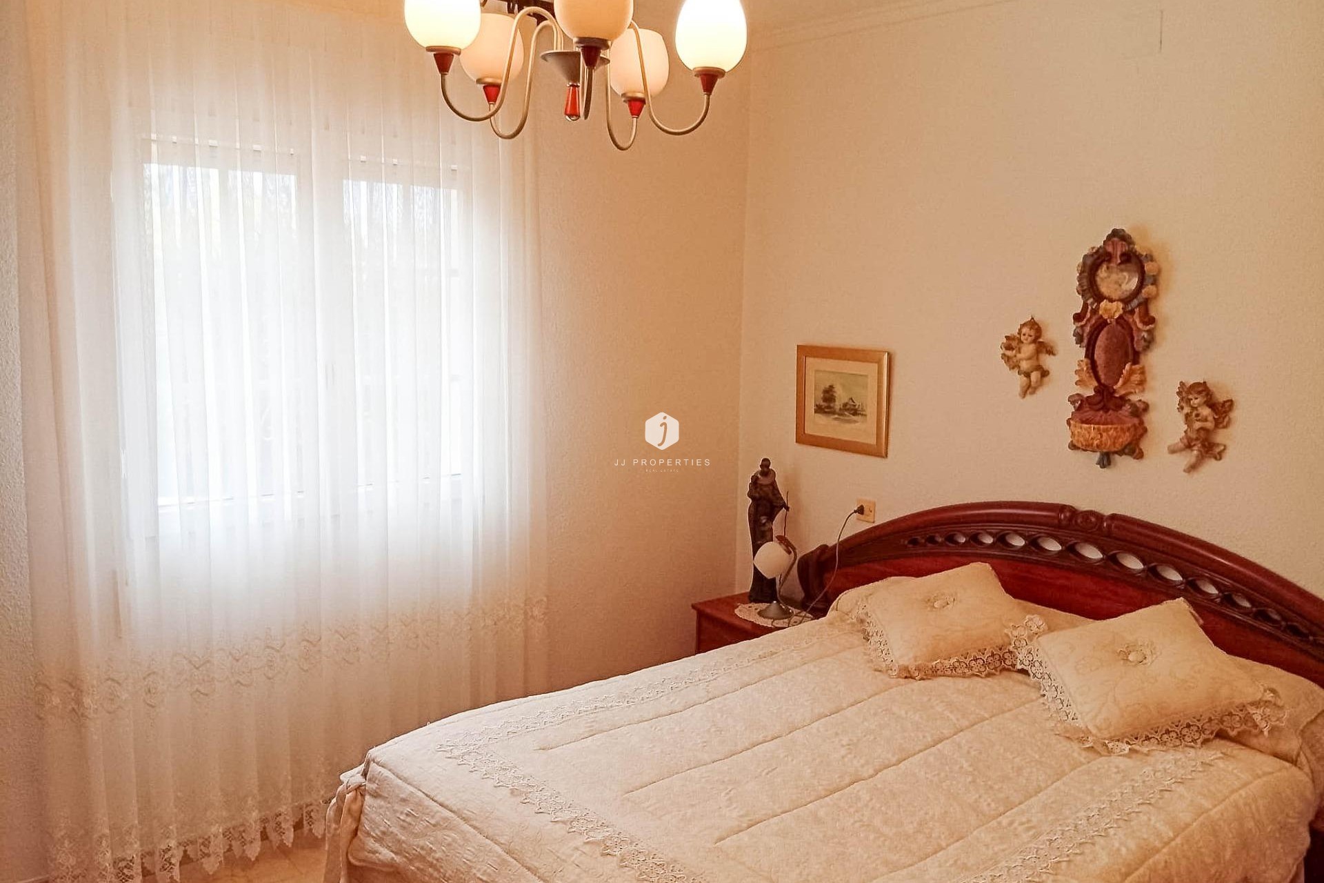 Z drugiej ręki - Villa -
Torrevieja - La siesta