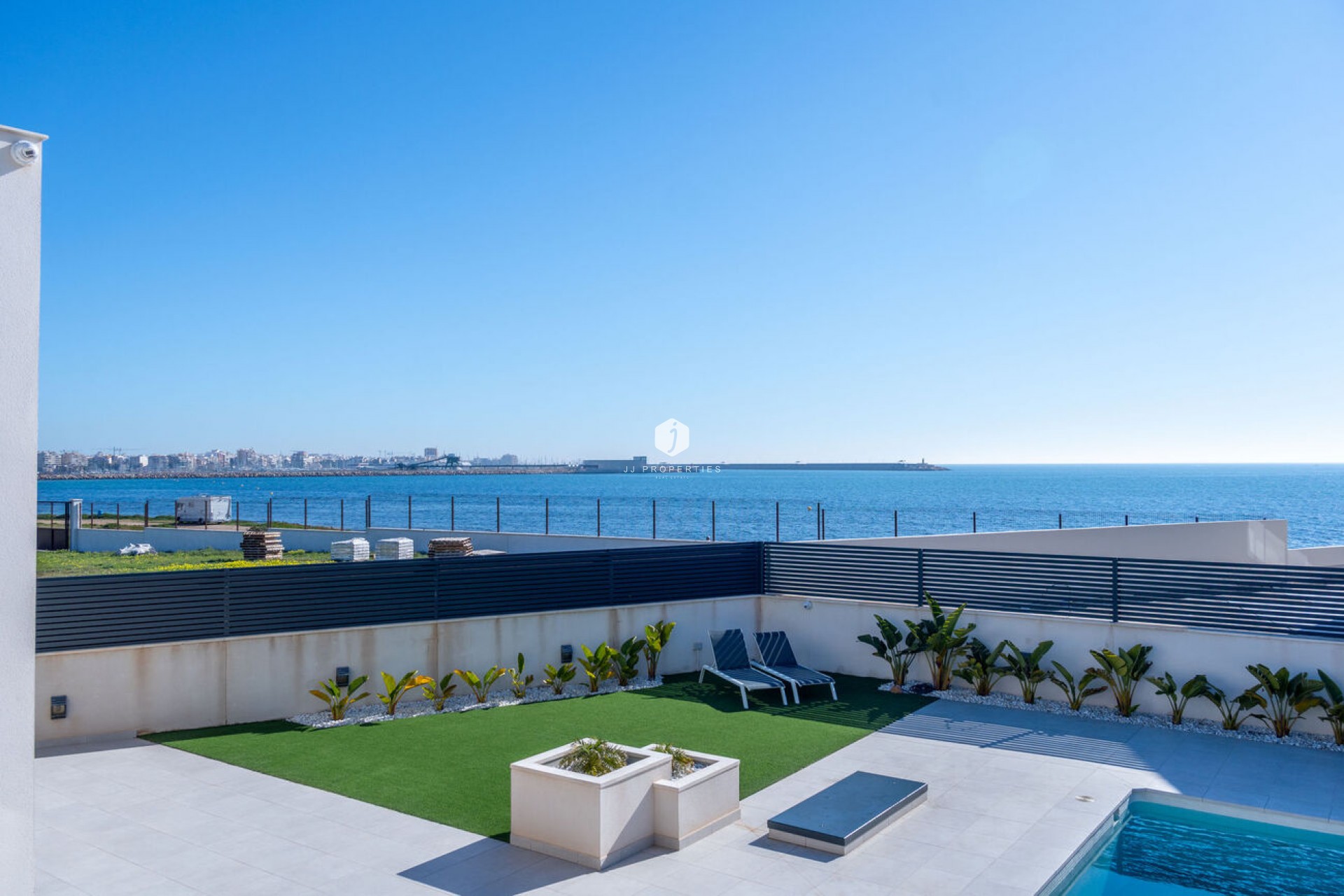 Z drugiej ręki - Villa -
Torrevieja - La Valeta