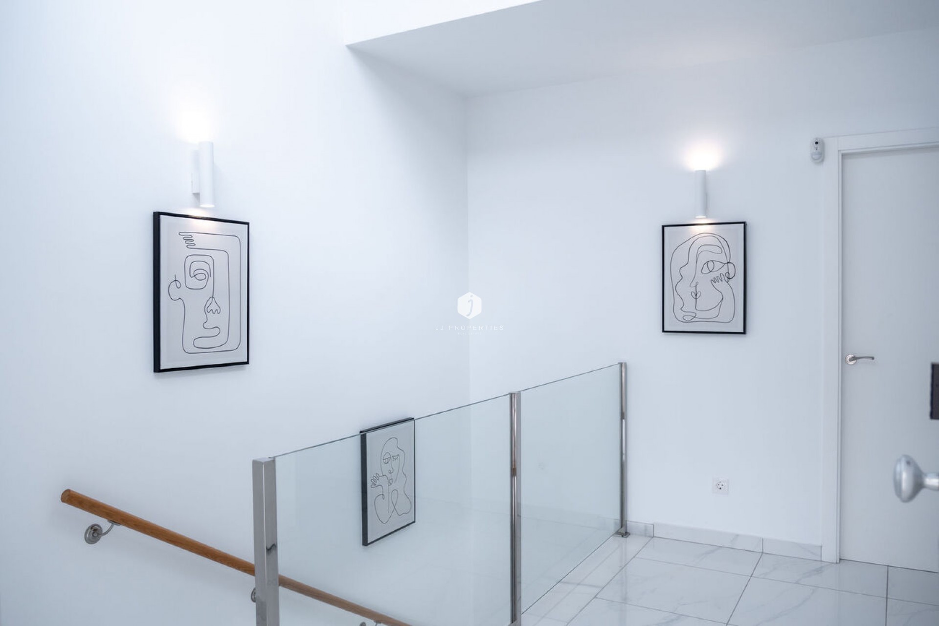 Z drugiej ręki - Villa -
Torrevieja - La Valeta