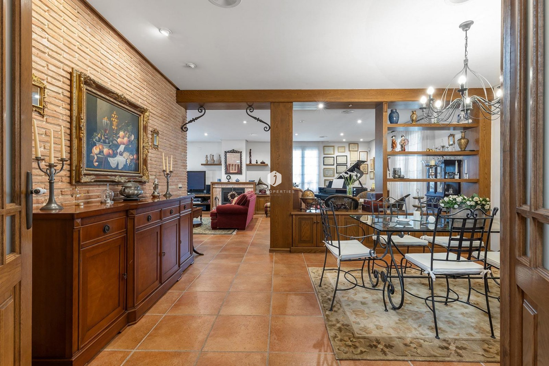 Z drugiej ręki - Villa -
Torrevieja - La veleta