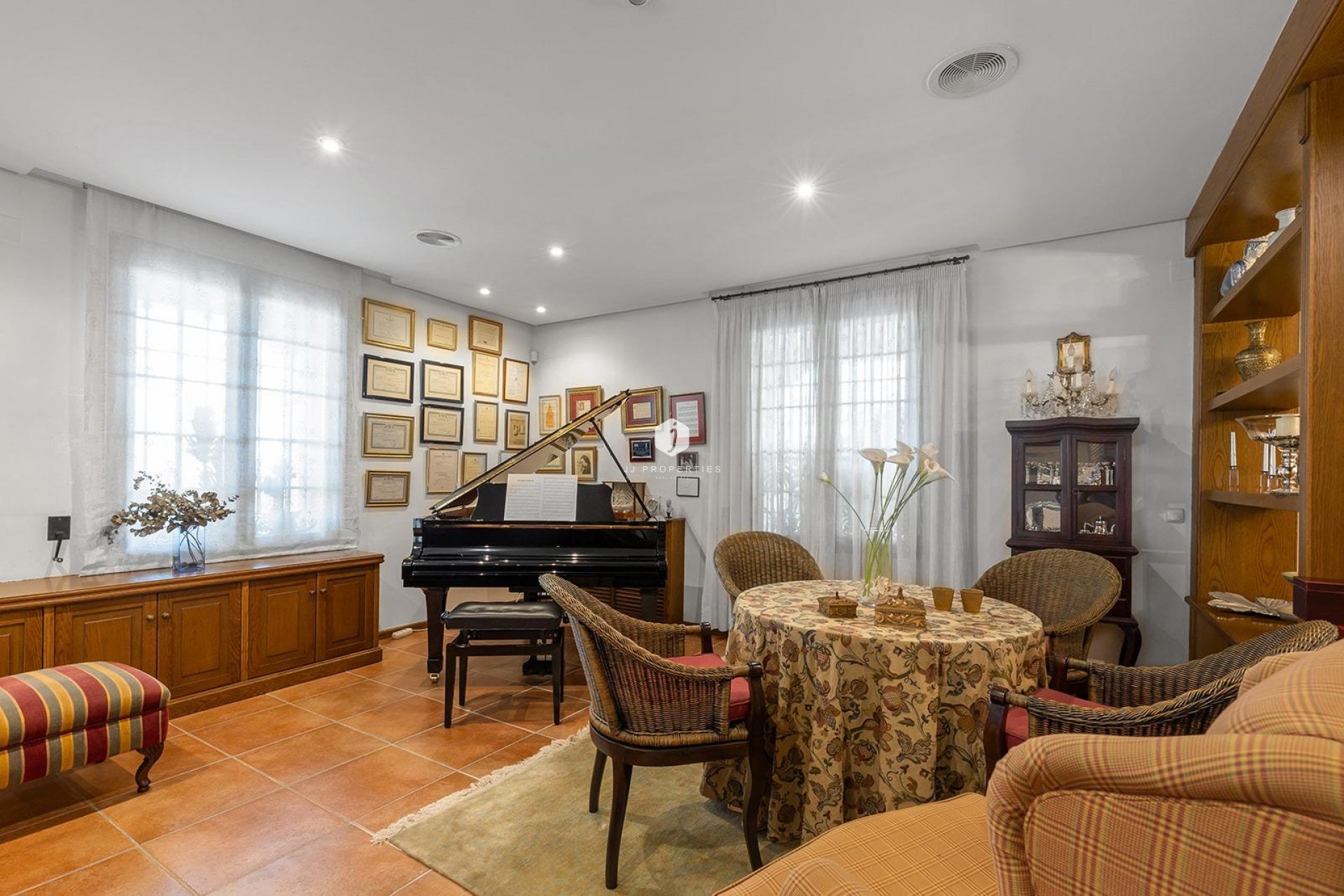 Z drugiej ręki - Villa -
Torrevieja - La veleta