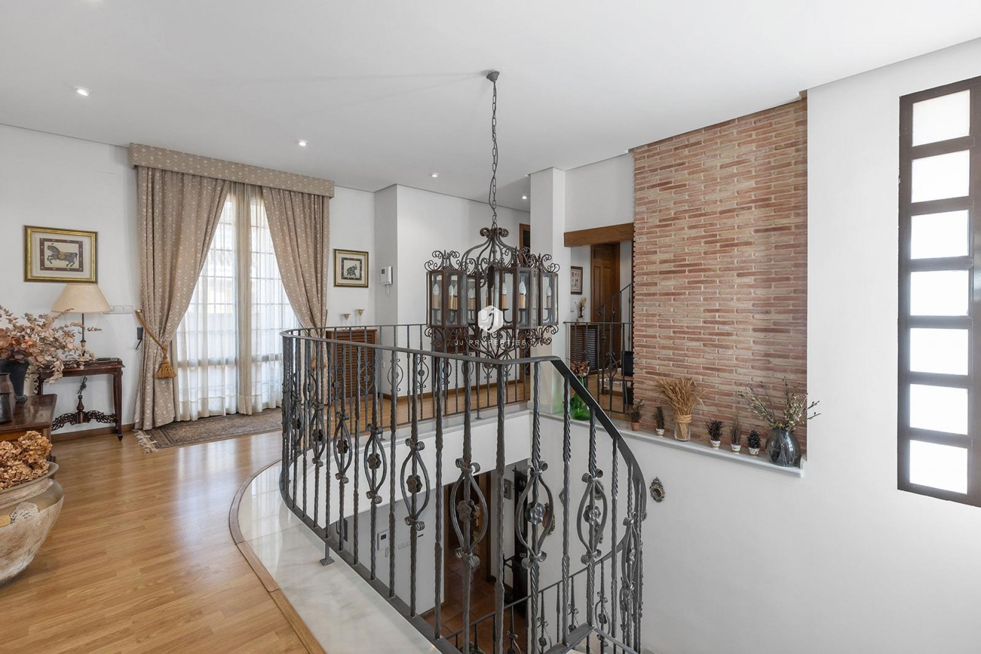Z drugiej ręki - Villa -
Torrevieja - La veleta