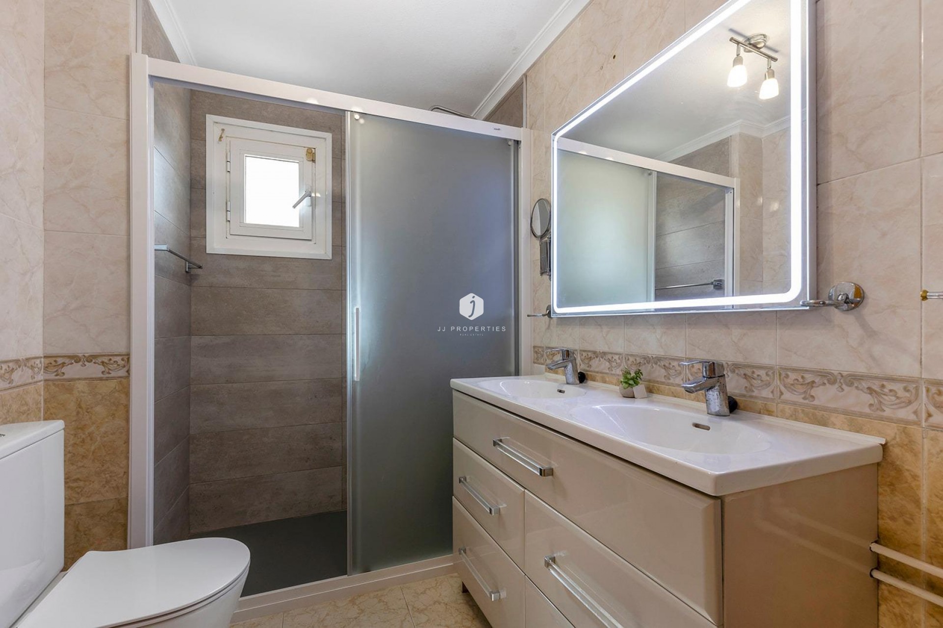 Z drugiej ręki - Villa -
Torrevieja - Los Balcones - Los Altos del Edén