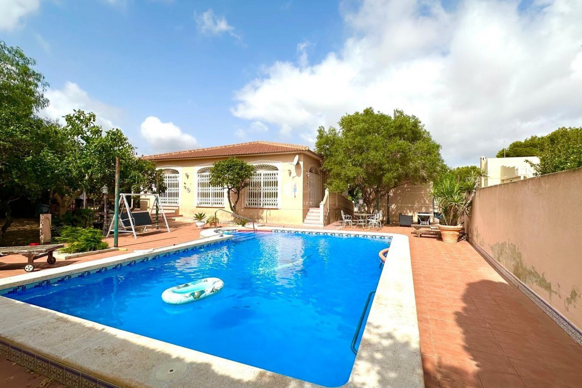 Z drugiej ręki - Villa -
Torrevieja - Los Balcones - Los Altos del Edén