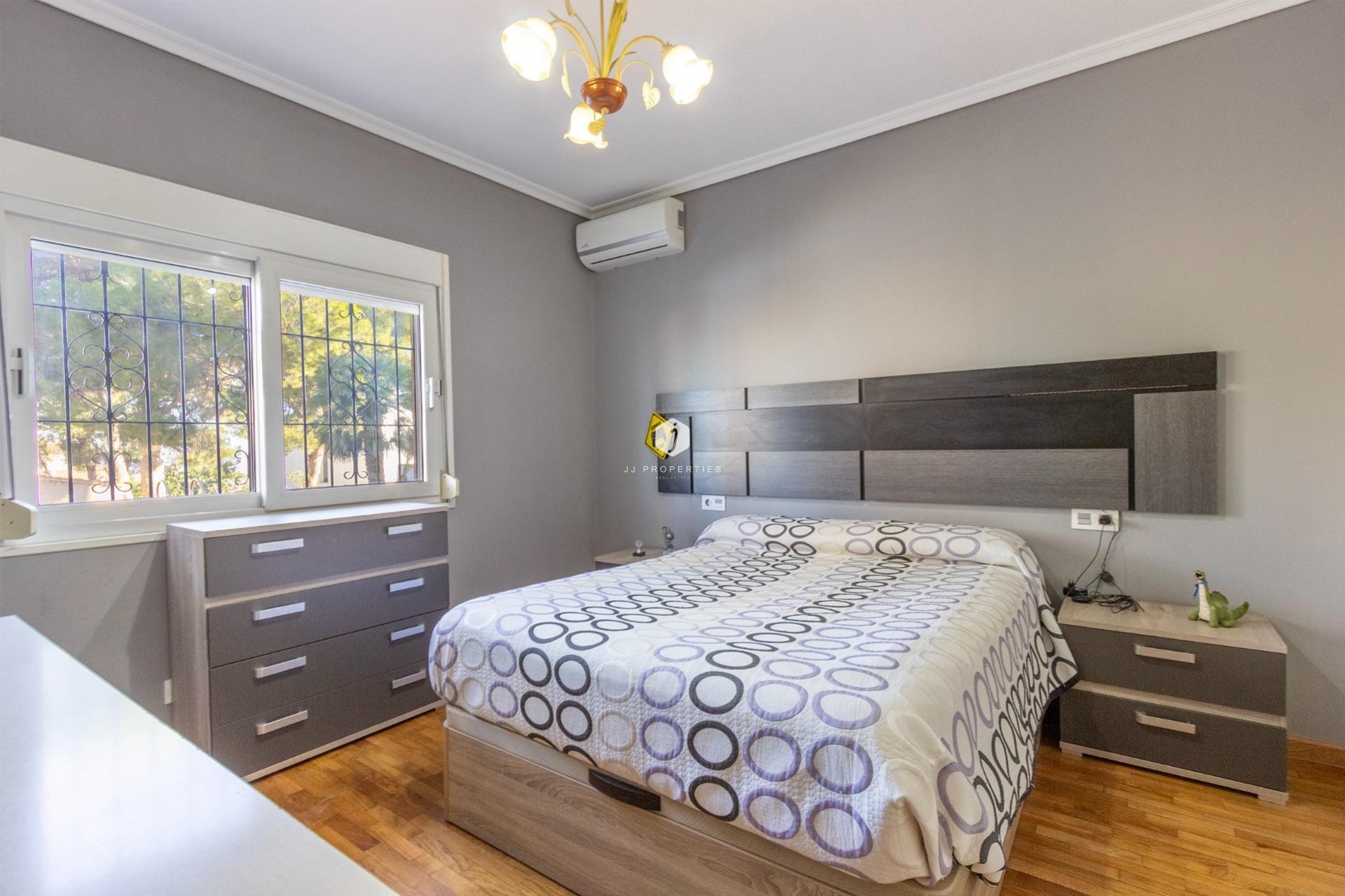 Z drugiej ręki - Villa -
Torrevieja - Los Balcones