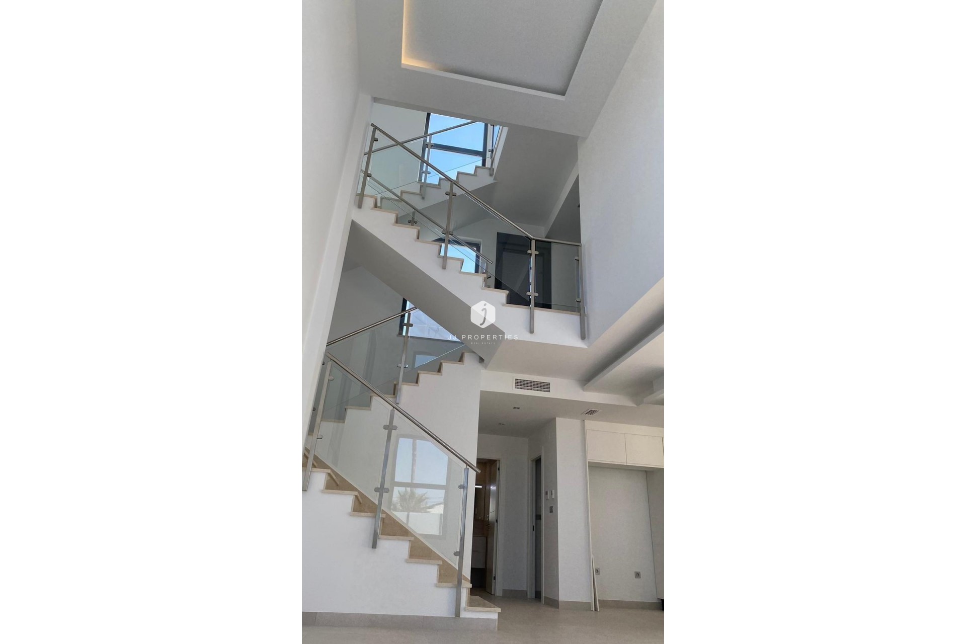 Z drugiej ręki - Villa -
Torrevieja - Los Balcones