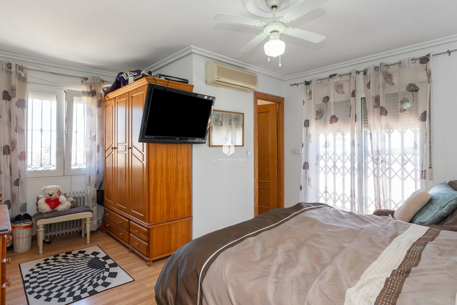 Z drugiej ręki - Villa -
Torrevieja - Los Balcones