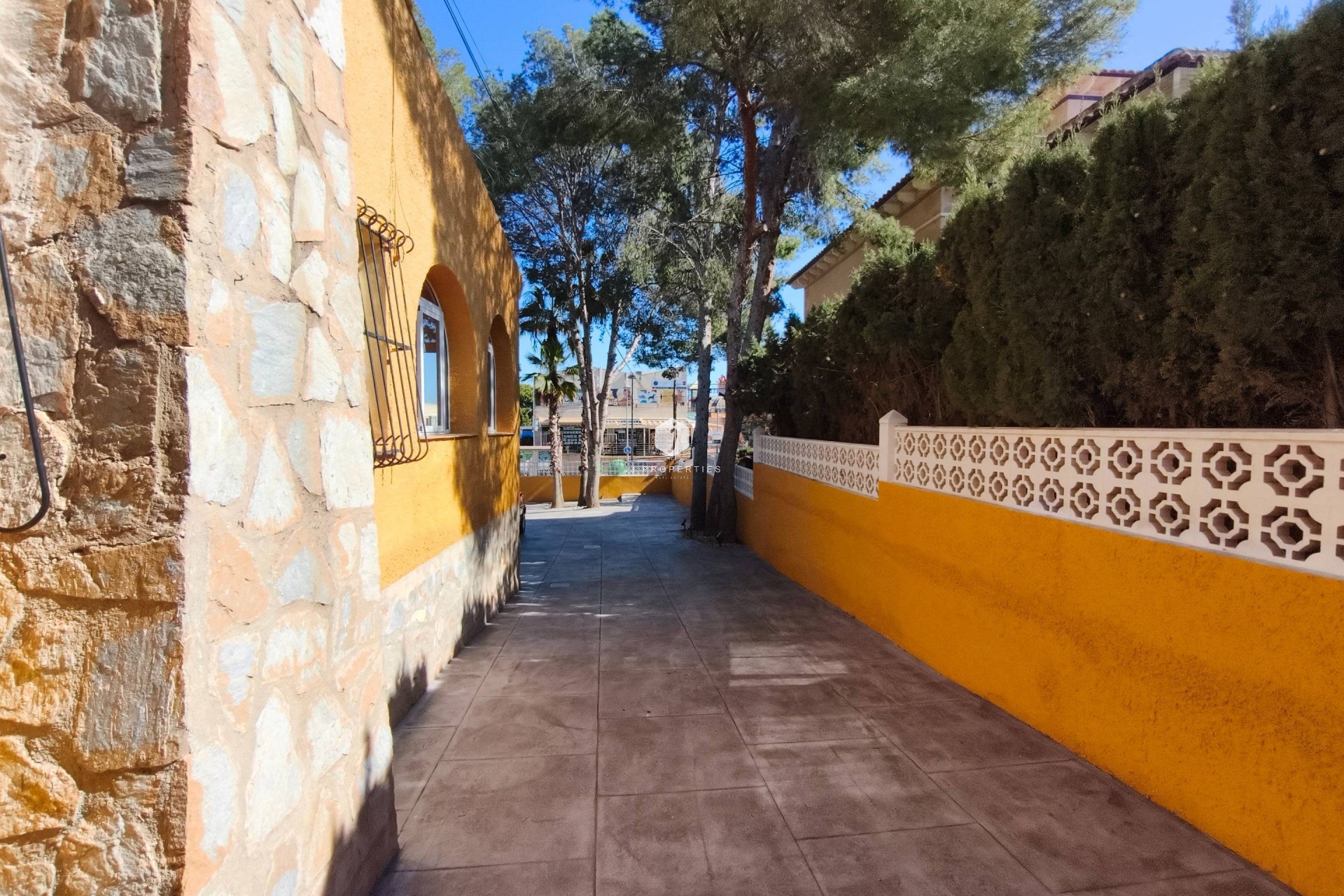 Z drugiej ręki - Villa -
Torrevieja - Los Balcones