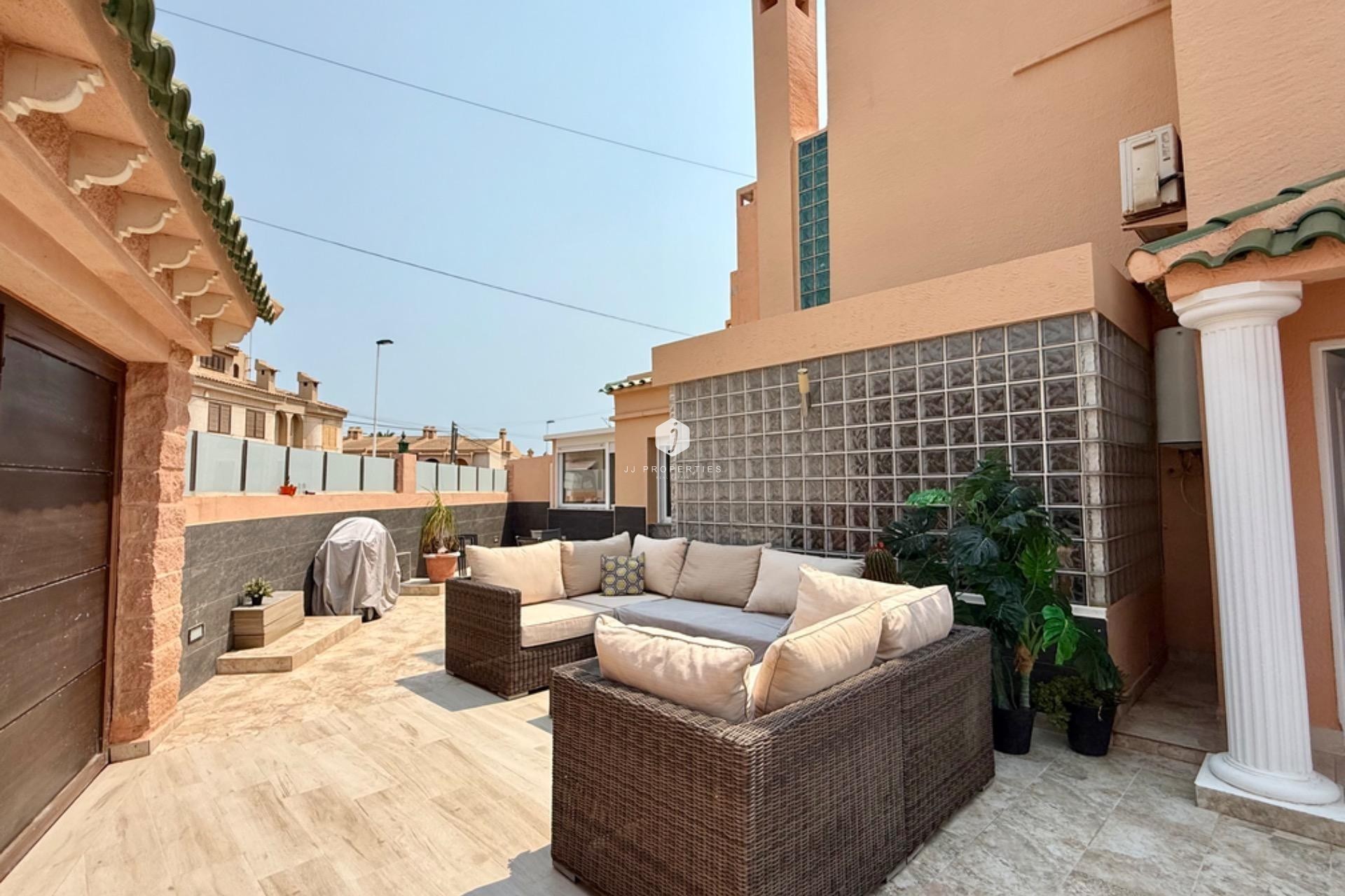 Z drugiej ręki - Villa -
Torrevieja - Los Frutales