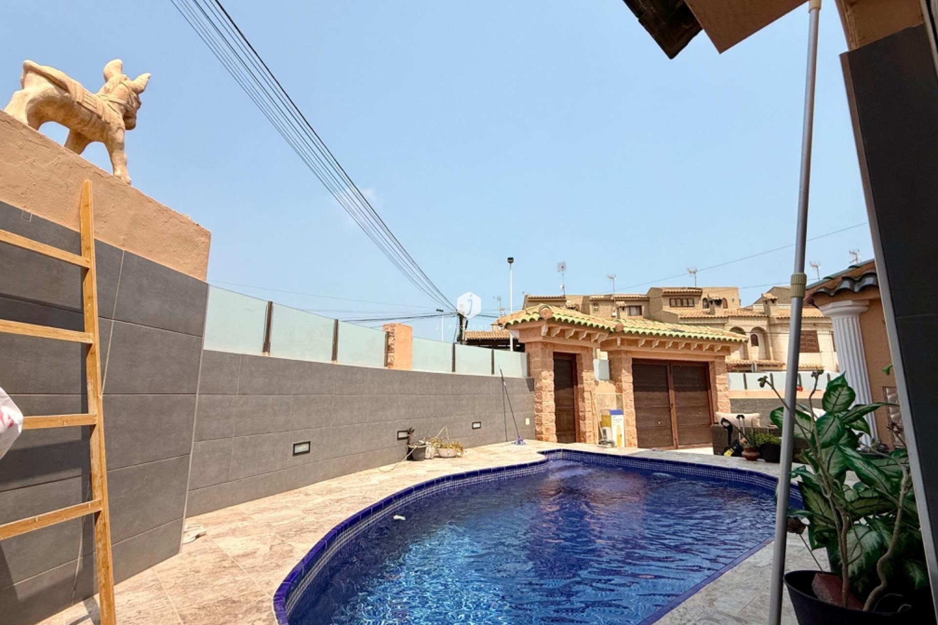 Z drugiej ręki - Villa -
Torrevieja - Los Frutales