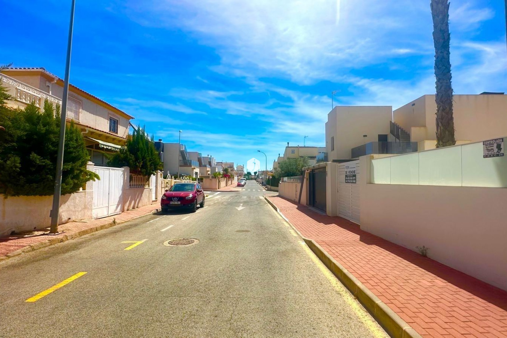 Z drugiej ręki - Villa -
Torrevieja - Miramar - Torre Del Moro