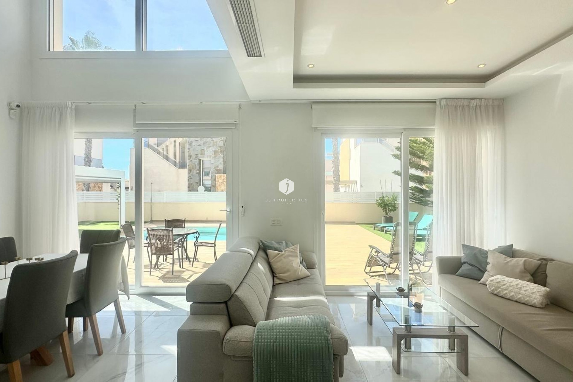 Z drugiej ręki - Villa -
Torrevieja - Miramar - Torre Del Moro