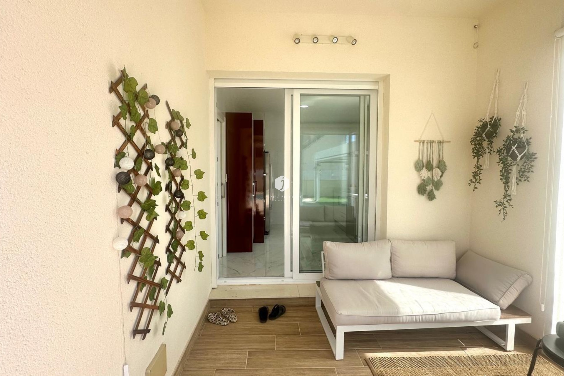 Z drugiej ręki - Villa -
Torrevieja - Miramar - Torre Del Moro