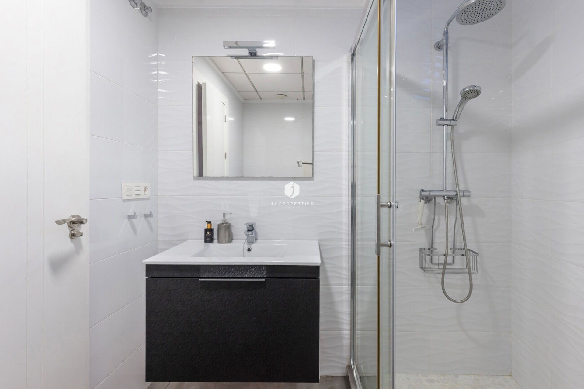 Z drugiej ręki - Villa -
Torrevieja - Rosaleda