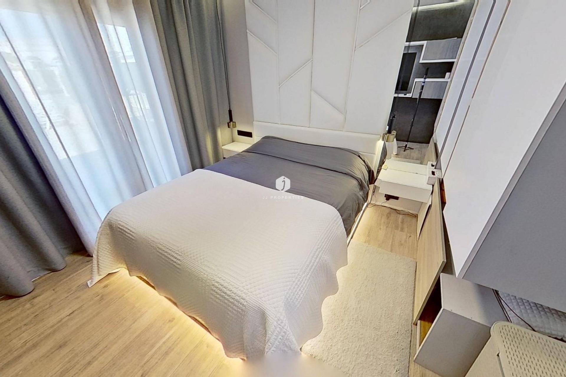 Z drugiej ręki - Villa -
Torrevieja - San luis