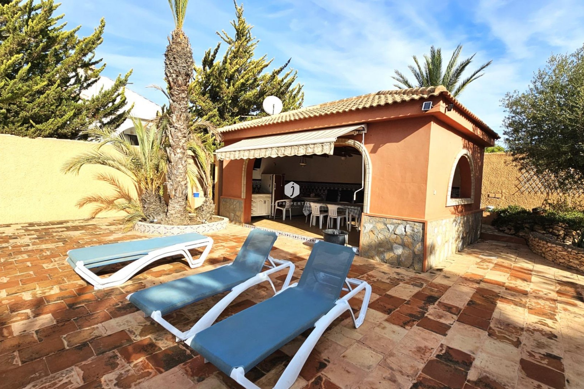 Z drugiej ręki - Villa -
Torrevieja - San luis