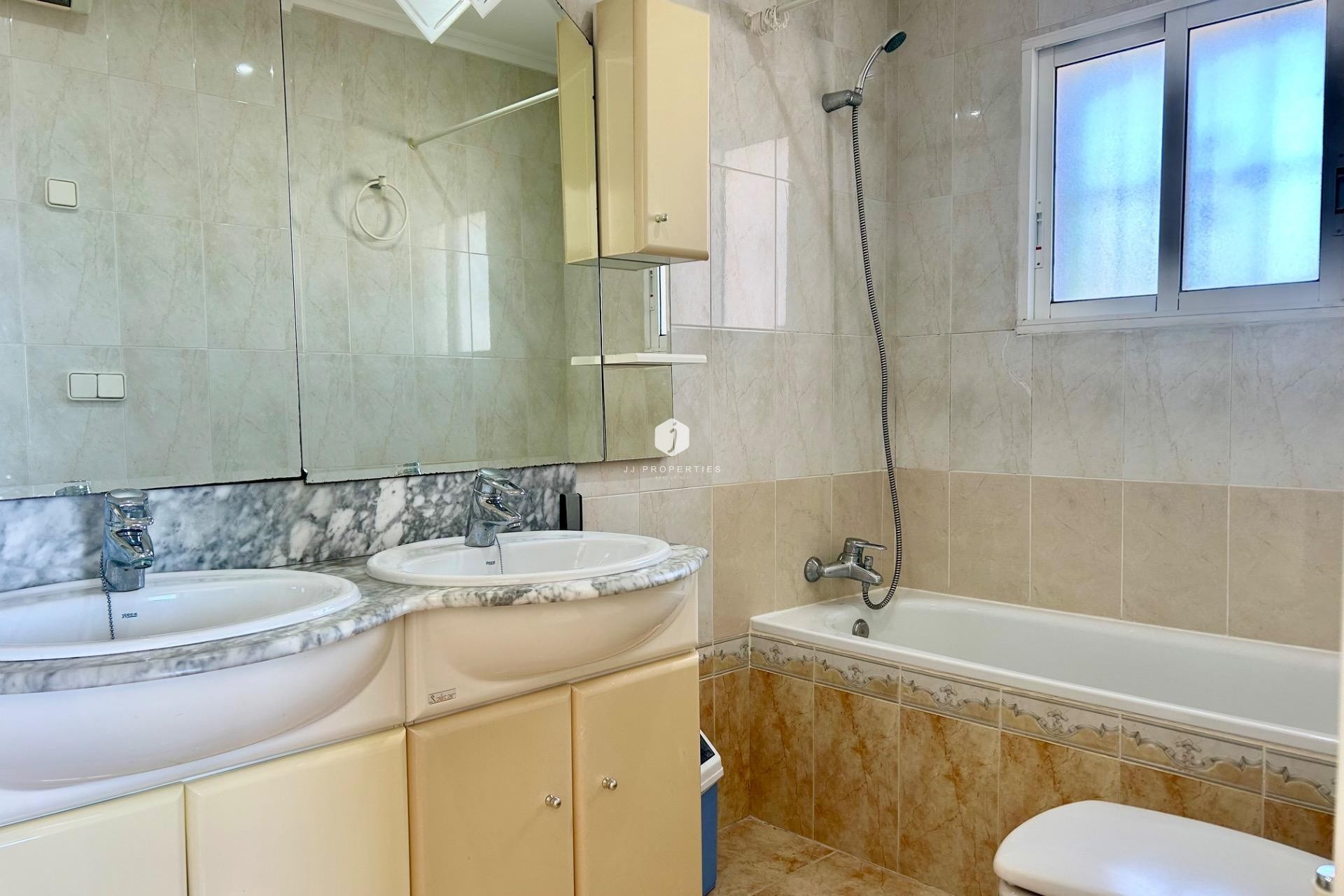 Z drugiej ręki - Villa -
Torrevieja - San luis
