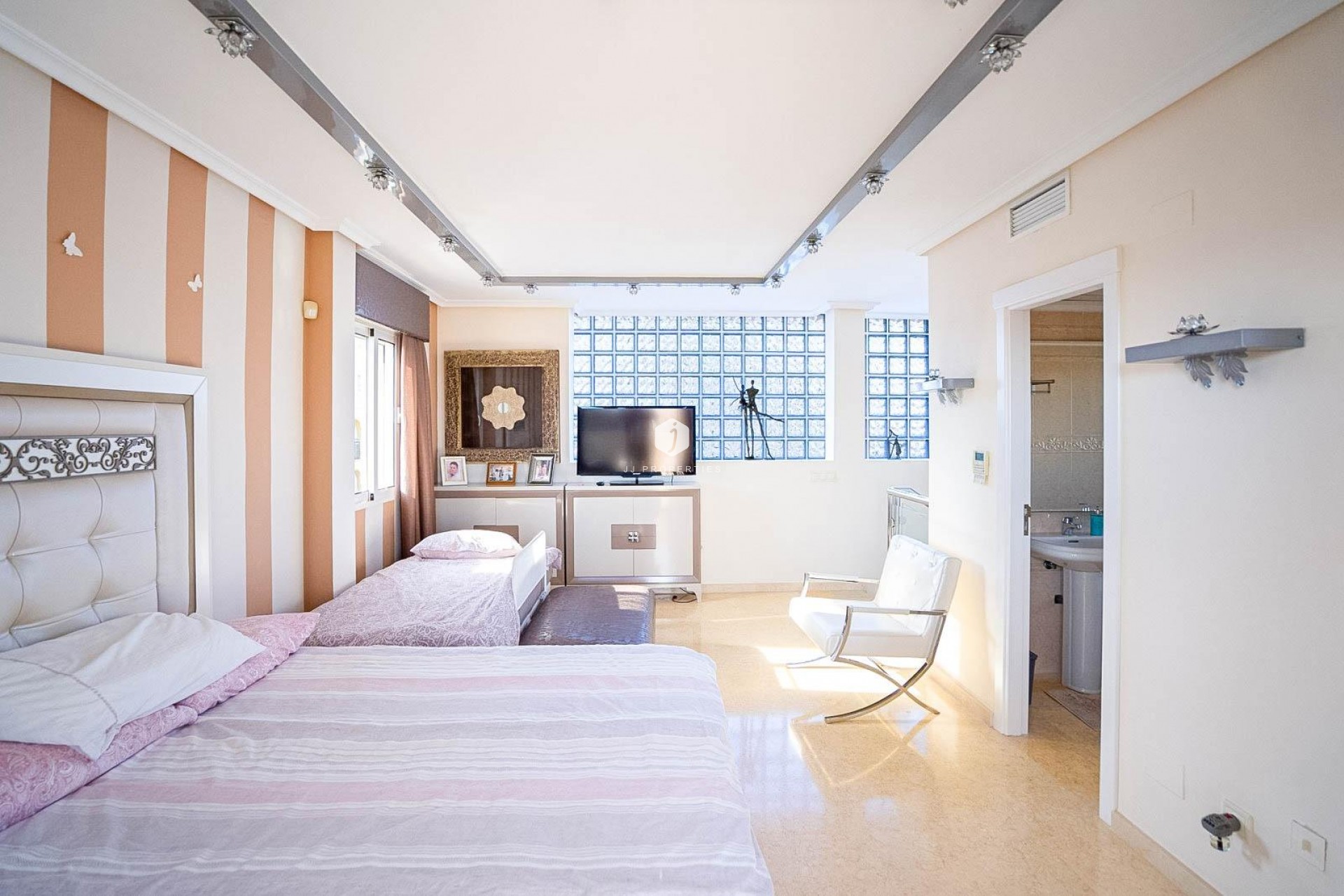 Z drugiej ręki - Villa -
Torrevieja - Torre la mata