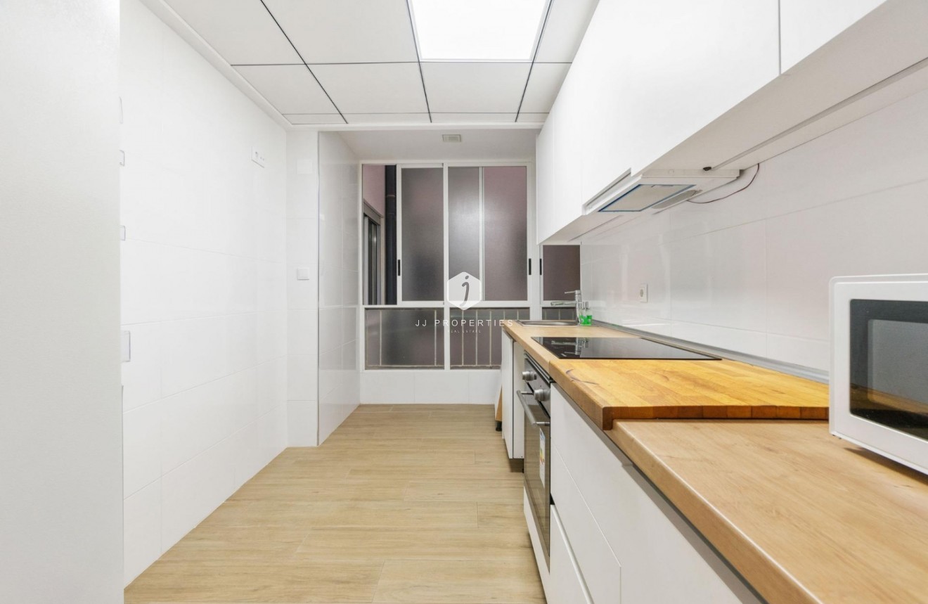 Tweedehands - Appartement / flat -
Torrevieja - Playa del cura