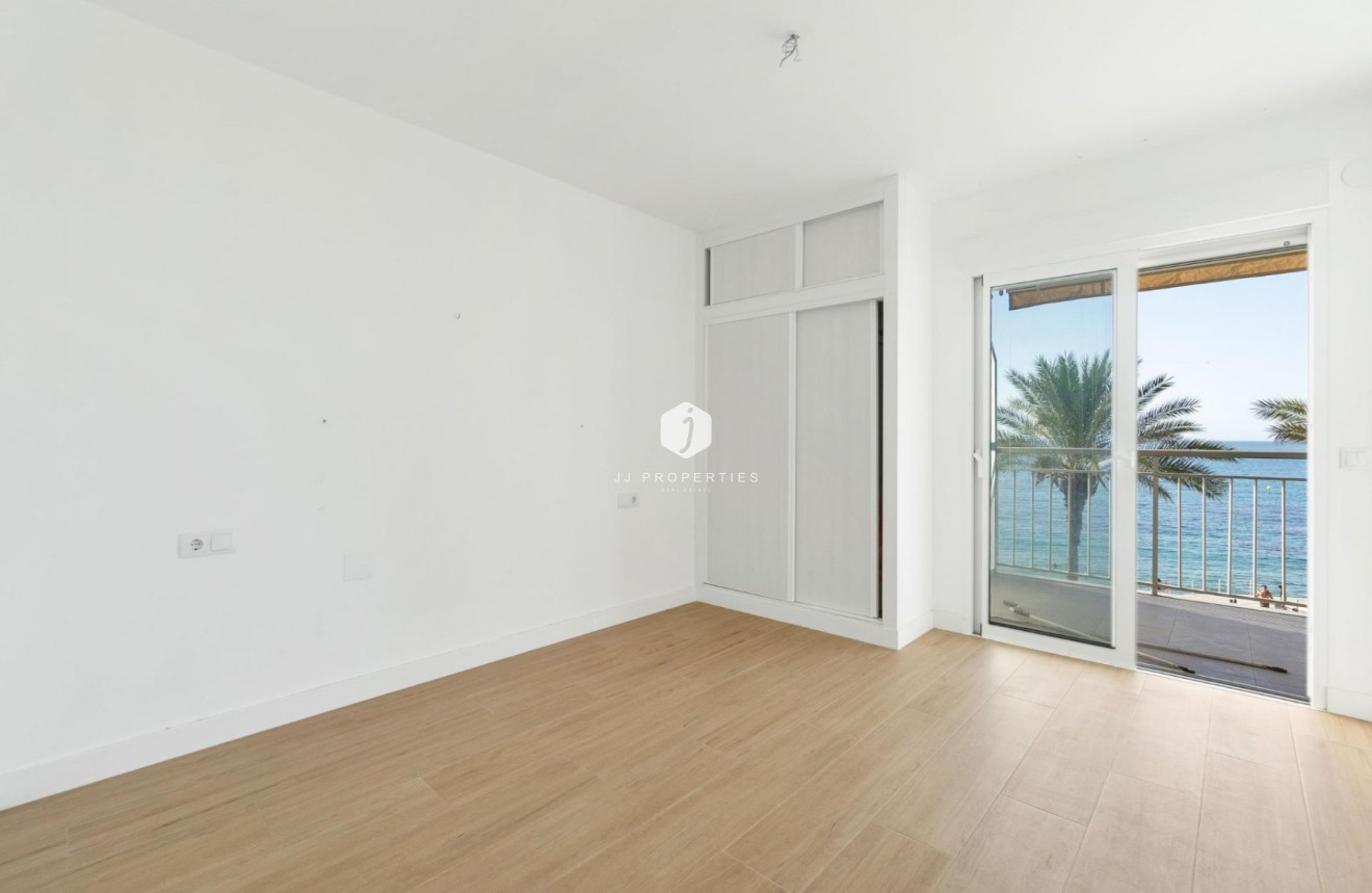 Tweedehands - Appartement / flat -
Torrevieja - Playa del cura