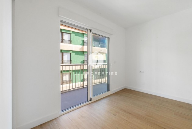 Tweedehands - Appartement / flat -
Torrevieja - Playa del cura