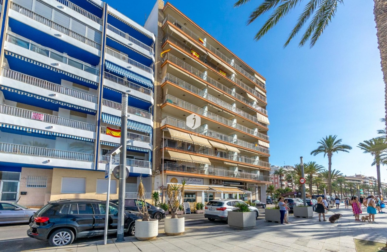 Tweedehands - Appartement / flat -
Torrevieja - Playa del cura