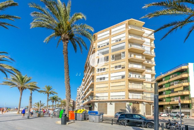 Tweedehands - Appartement / flat -
Torrevieja - Playa del cura