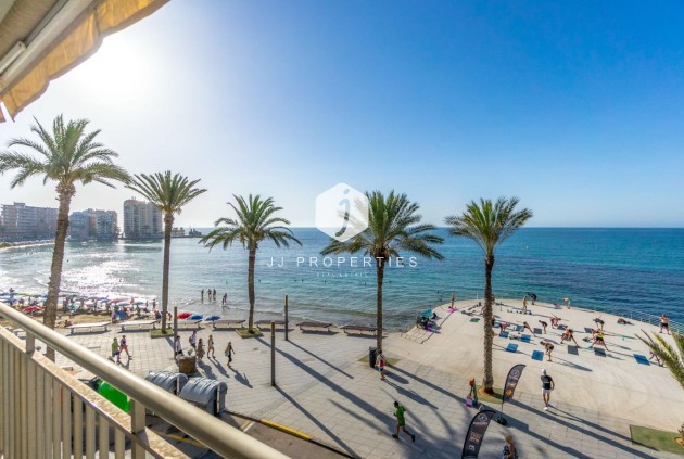 Tweedehands - Appartement / flat -
Torrevieja - Playa del cura