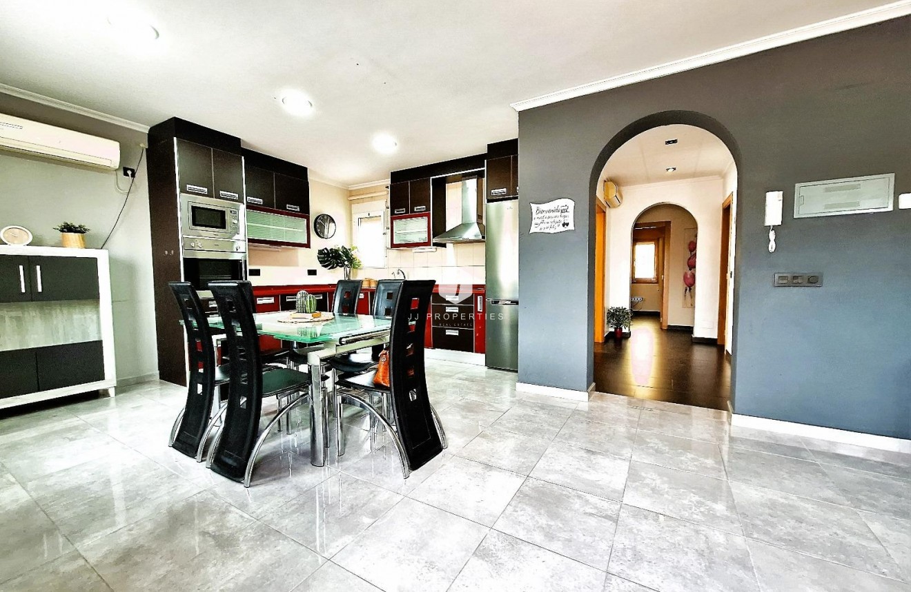 D'occasion - Chalet -
Torrevieja - El chaparral