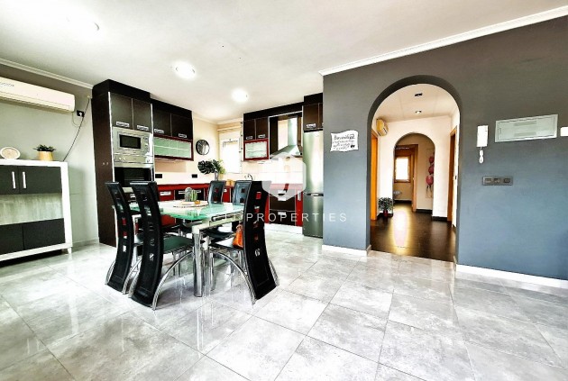 D'occasion - Chalet -
Torrevieja - El chaparral