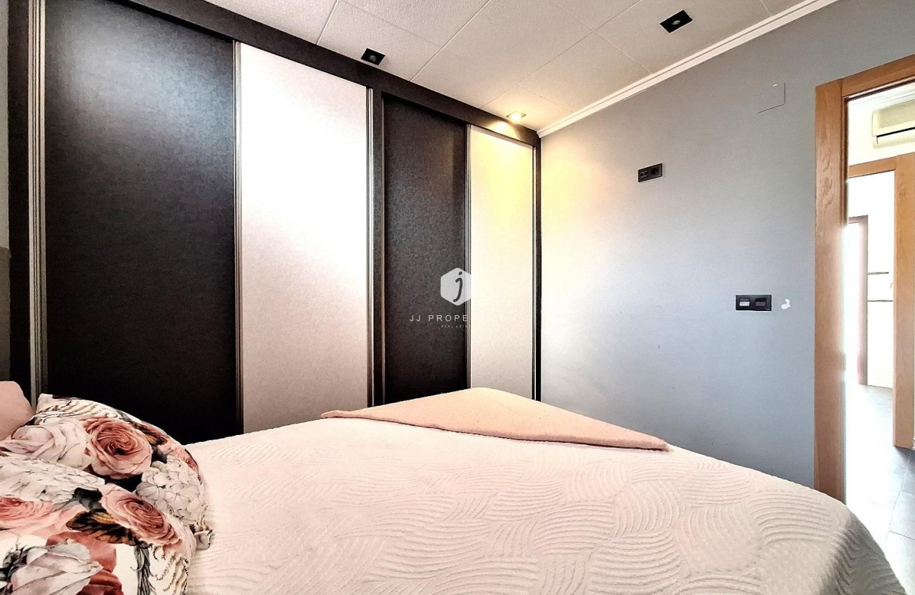 D'occasion - Chalet -
Torrevieja - El chaparral