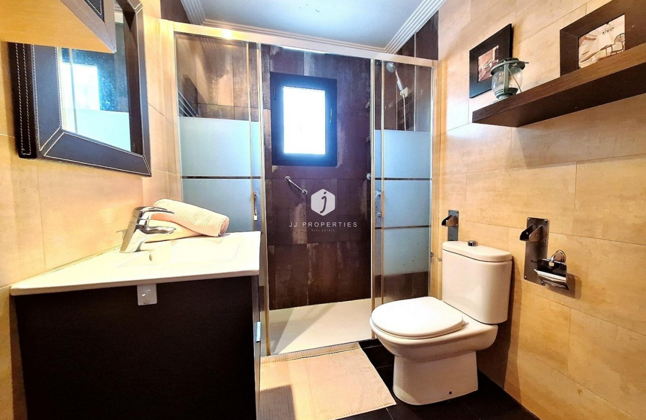 D'occasion - Chalet -
Torrevieja - El chaparral