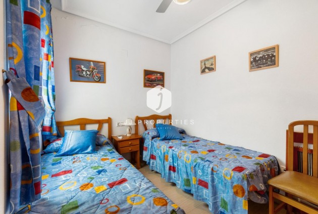 Wynajem długoterminowy - Mieszkanie w bloku -
Torrevieja - Centro