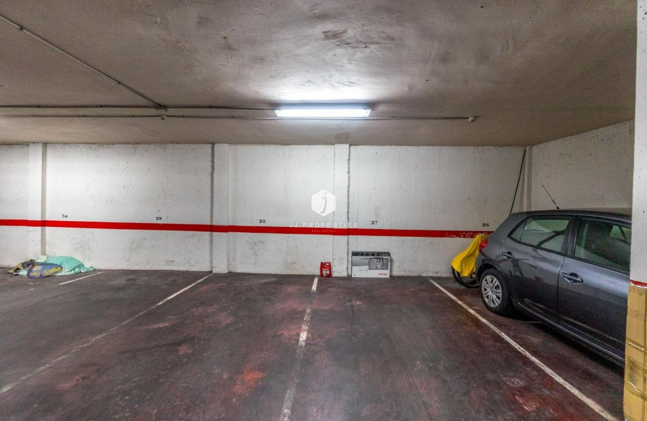 Wynajem długoterminowy - Mieszkanie w bloku -
Torrevieja - Centro