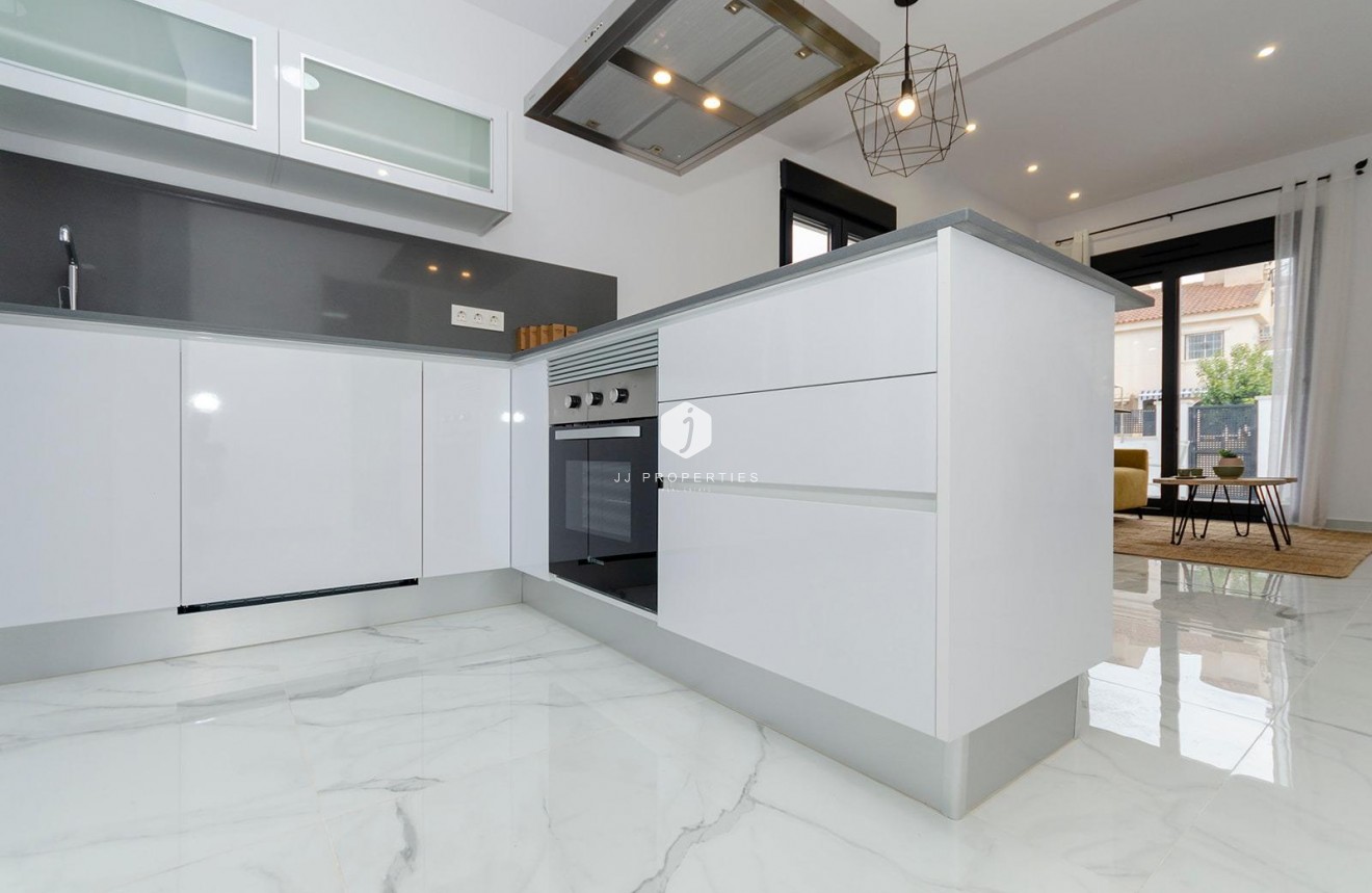 Obra nueva - Villa -
Torrevieja - Torretas