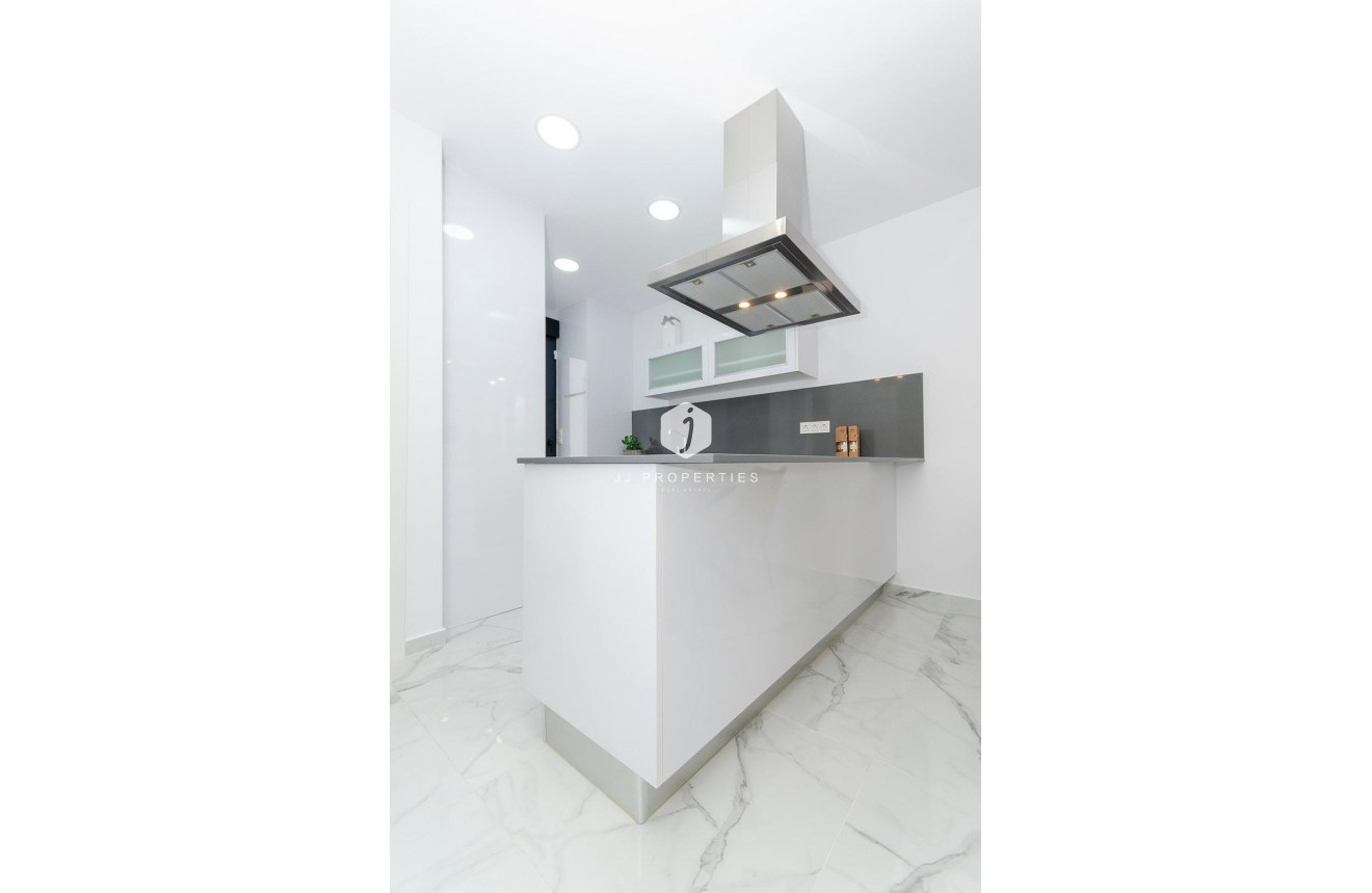 Obra nueva - Villa -
Torrevieja - Torretas