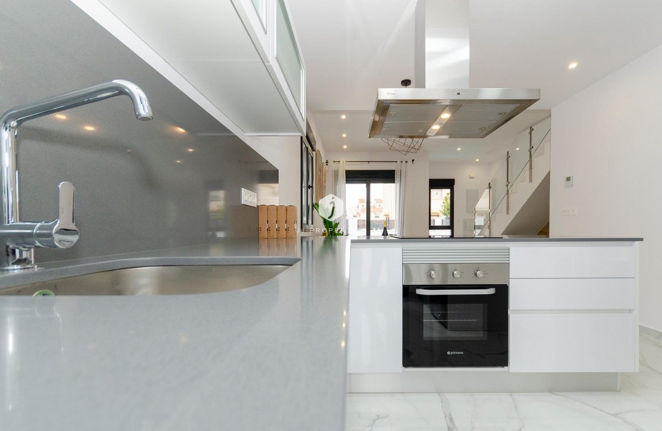 Obra nueva - Villa -
Torrevieja - Torretas