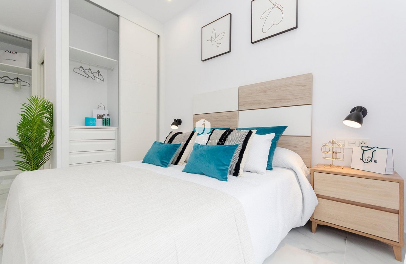 Obra nueva - Villa -
Torrevieja - Torretas