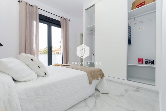 Obra nueva - Villa -
Torrevieja - Torretas