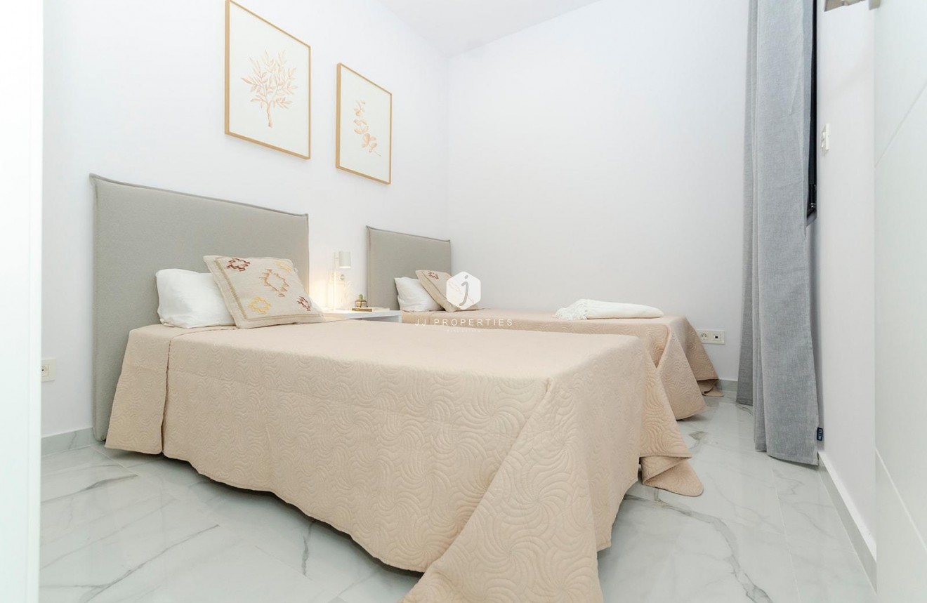 Obra nueva - Villa -
Torrevieja - Torretas