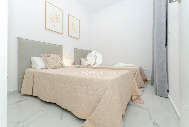 Obra nueva - Villa -
Torrevieja - Torretas