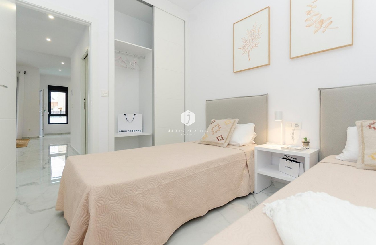 Obra nueva - Villa -
Torrevieja - Torretas