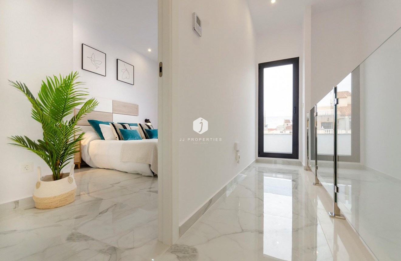 Obra nueva - Villa -
Torrevieja - Torretas