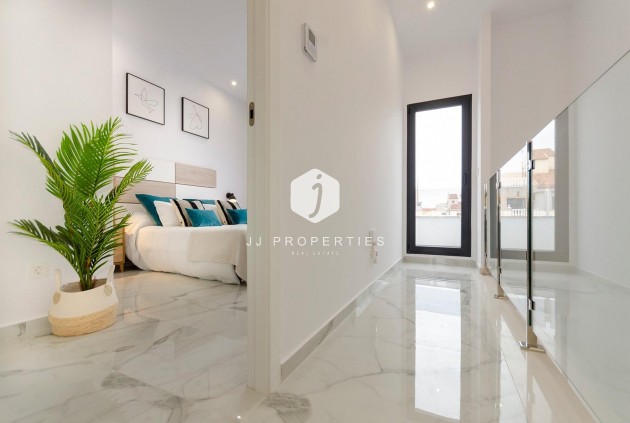 Obra nueva - Villa -
Torrevieja - Torretas