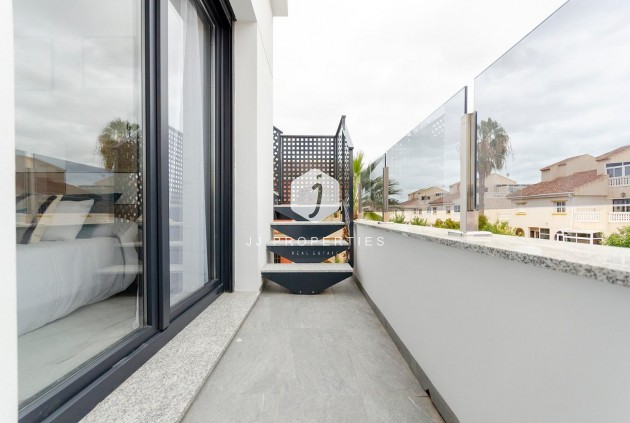 Obra nueva - Villa -
Torrevieja - Torretas