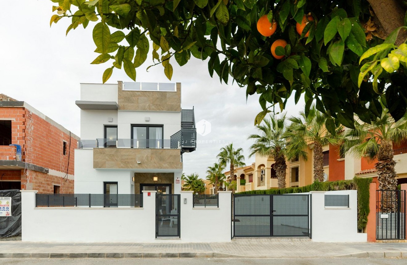 Obra nueva - Villa -
Torrevieja - Torretas
