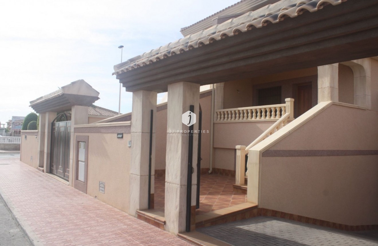 Nieuwbouw Woningen - Chalet -
Torrevieja - Los altos