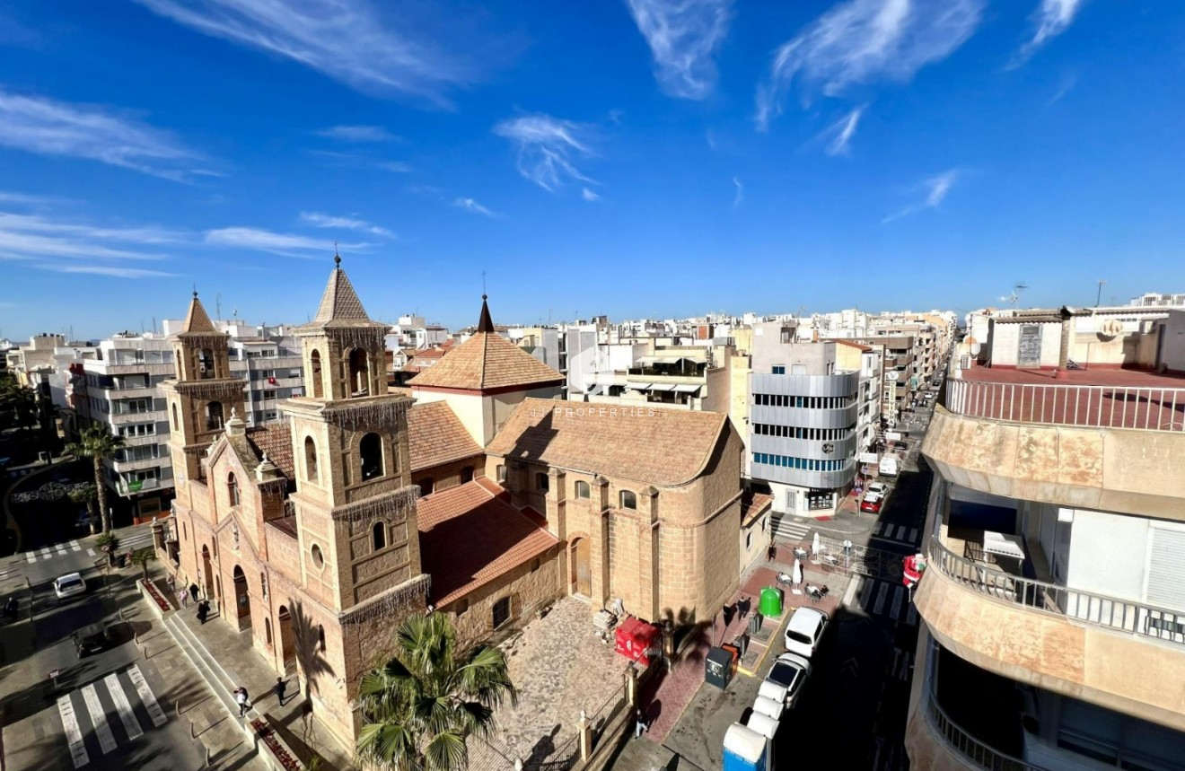 D'occasion - Appartement -
Torrevieja - Centro